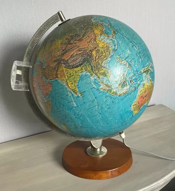 Scan-Globe A/S Globus / Dänemark / 1973 / beleuchtet / mit Lupe