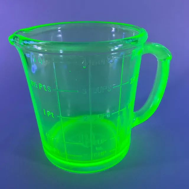 Hazel Atlas Uranium Glass 2 Cup Footed Mixing Bowl Handle & Pour