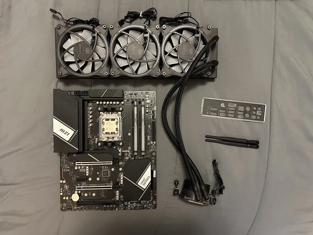 MB COMBO AMD Ryzen 7900X/Msi Pro X670-p WiFi/32 GB Kingston Fury