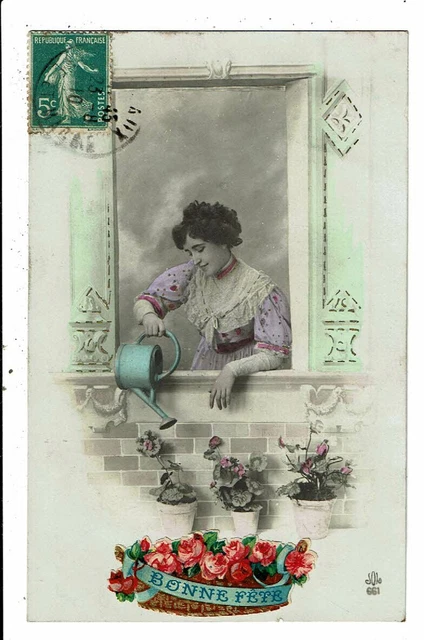 Portrait Jeune Femme à La Fête Avec Ballon Et Bouteille De Champagne