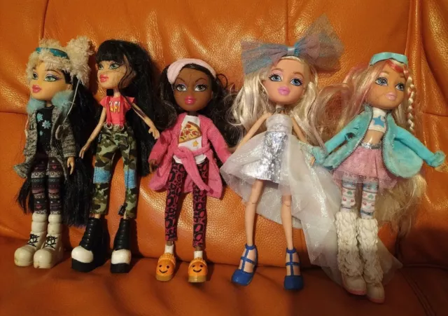 5 Bratz Dolls Sasha Sleepover Cloe Metallic & Snowkissed Jade Snowkissed Selfie