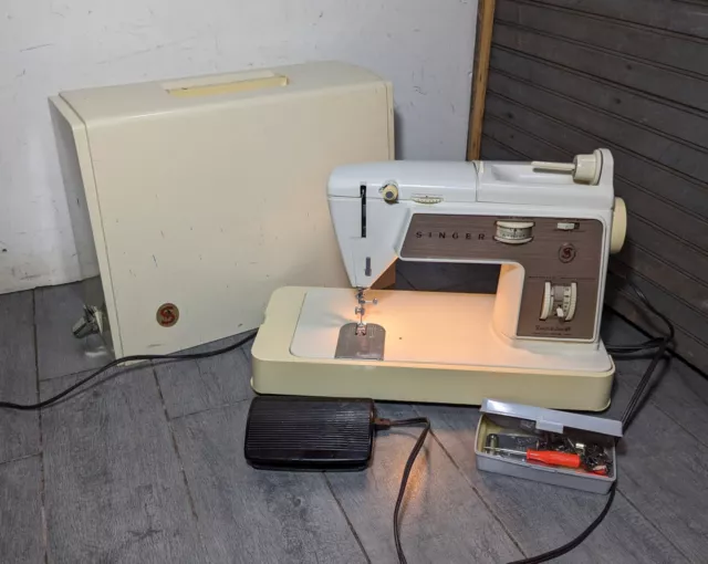 Singer Touch and Sew 758 Deluxe Zig Zag Sewing Machine