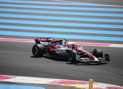 FOTO 13X18CM FORMEL 1 Frankreich 2022 Guanyu Zhou Alfa Romeo EUR 2,00