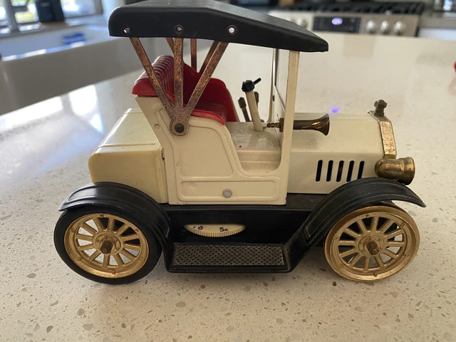 VINTAGE 1917 MODEL T Ford AM Transistor Radio Antique Car Japan parts