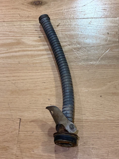 Masque à Gaz Allemand WW2 (Wehrmacht) - Tube Complet Avec Tissu - Occasion