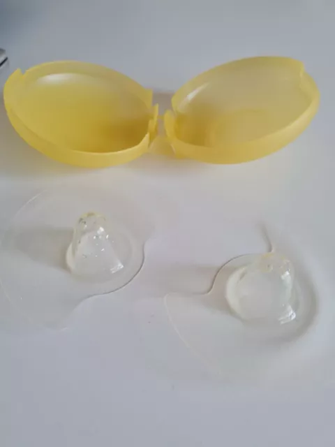 Medela 2001593 Contact Nipple Shields with Case - Medium