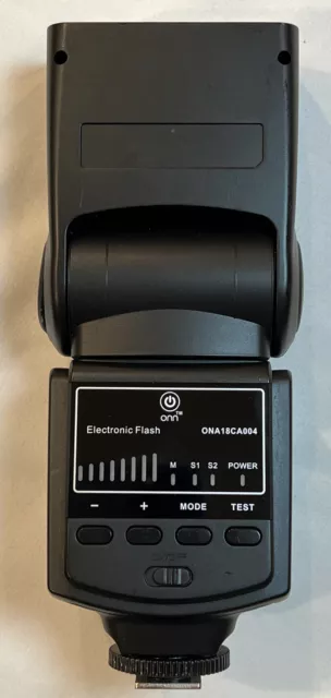 ONN ELECTRONIC FLASH FOR DSLR CAMERAS (Canon, Nikon, Sony) (ONA18CA004) - TESTED
