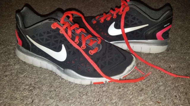 Boys Nike Training Free Fit 2 Running Shoes, Size 6, Gray/White/Orange