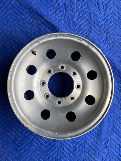 1999 - 2005 Ford F-250 Factory 16" Wheel