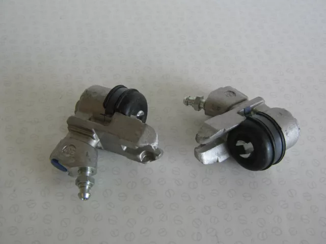 One Pair Of Bedford Ca Rear Brake Wheel Cylinders