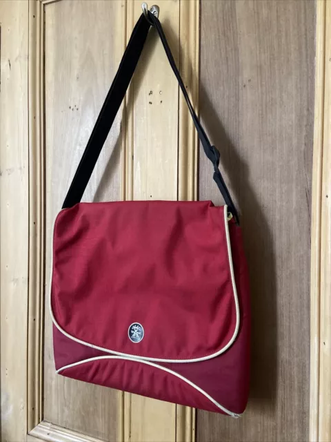 Crumpler McBains Baby L Messenger Laptop Bag Shoulder Bag Red With Cream Trim