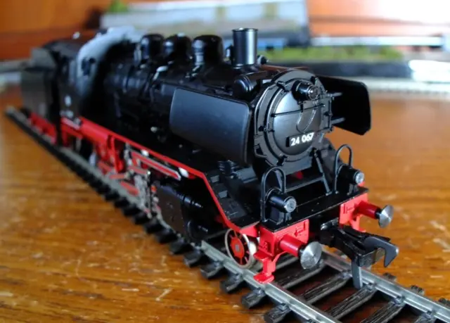 Fleischmann 4141 HO Gauge DB BR 24 steam locomotive in black livery