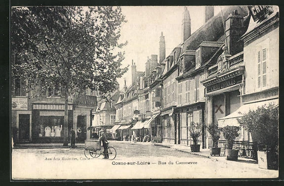CPA Cosne-sur-Loire, shops in Rue du Commerce