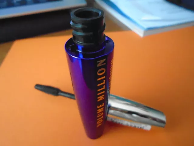 L'Oreal Volume Million Lashes Extra Black Mascara 9.5ml