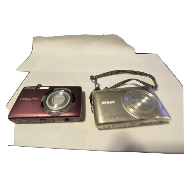 Nikon Coolpix S3000, S4100 Digital Camera Untested