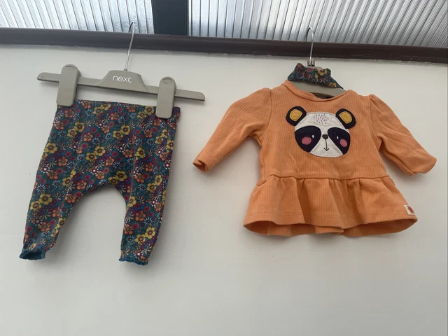 Top e leggings floreali Ditsy per bambine età 0-3 mesi da Next