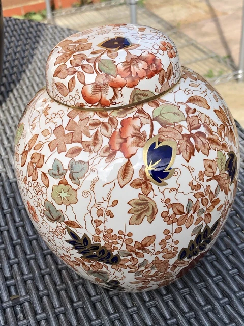 VINTAGE SIGNED MASON’S FLORAL PATTERN PORCELAIN VASE / Lidded URN 8.5”