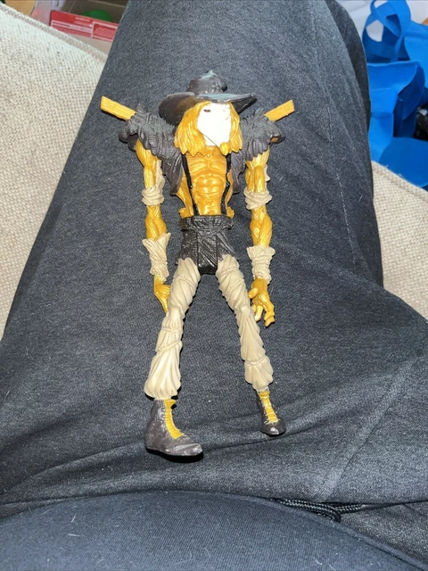 Twister Strike SCARECROW 1997 Batman Legends of the Dark Knight DC Kenner