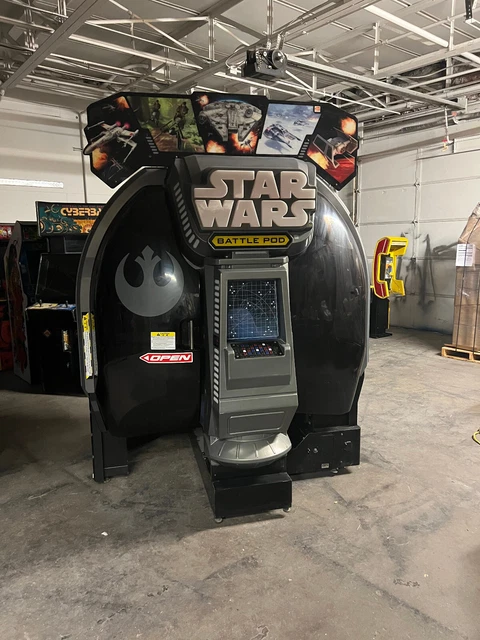 STAR WARS BATTLE POD ARCADE MACHINE by NAMCO 2014 (Excellent Condition)
