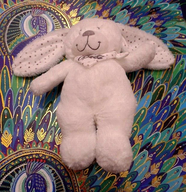 S2 / doudou peluche lapin blanc bandana pois gris bébé POMMETTE