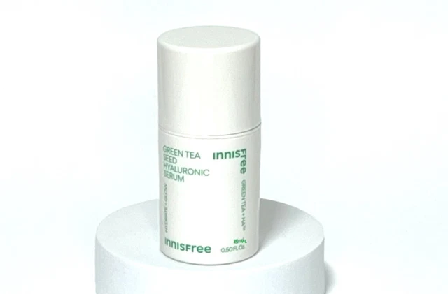 [innisfree] The Green Tea Seed Hyaluronic Serum / 30ml  + Gift Sample