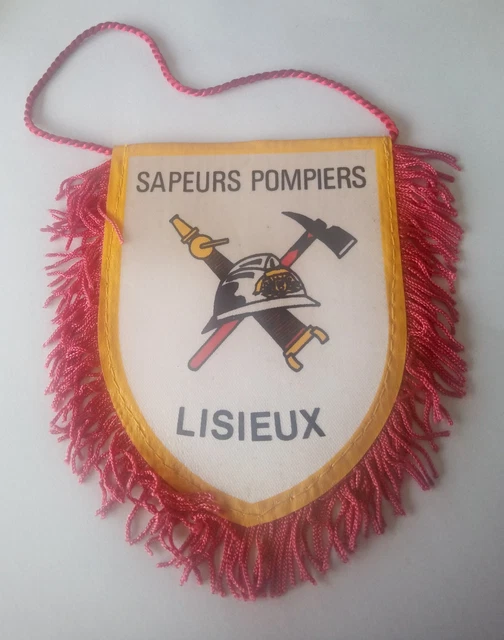 Lot De Médailles Et Casques émaillés Sapeurs-Pompiers Du Var (Draguignan) – Rare, Années 80