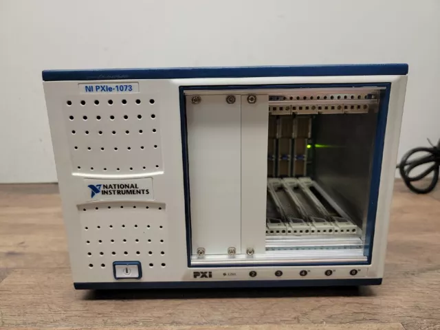 National Instruments NI PXIe-1073 PXI express chassis