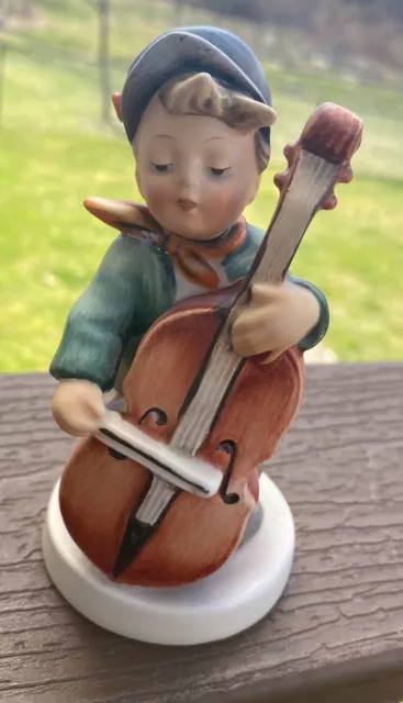 Goebel Hummel Figurine SWEET MUSIC Boy w/ Cello #186 Excellent Condition