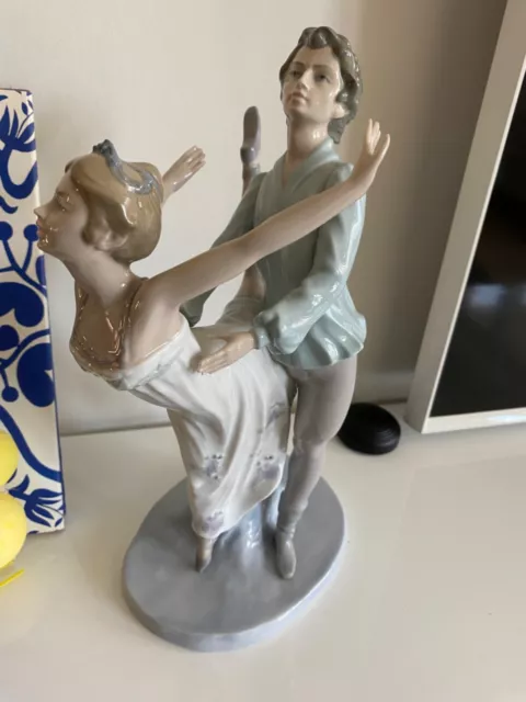 NAO LLADRO figurine Dancing on a Cloud Ballet Couple Man Woman