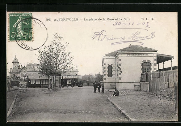 CPA Alfortville, La place de la Gare et la Gare, La Gare 1907