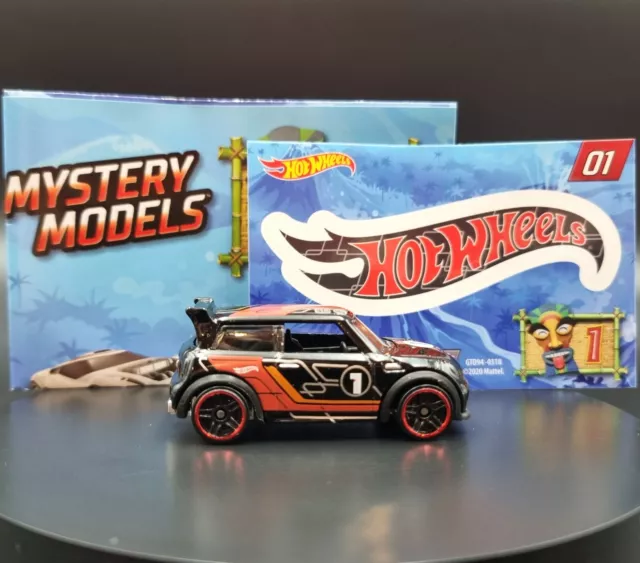 2011 HOT WHEELS MINI Cooper S CHALLENGE #30 blue - white stripes