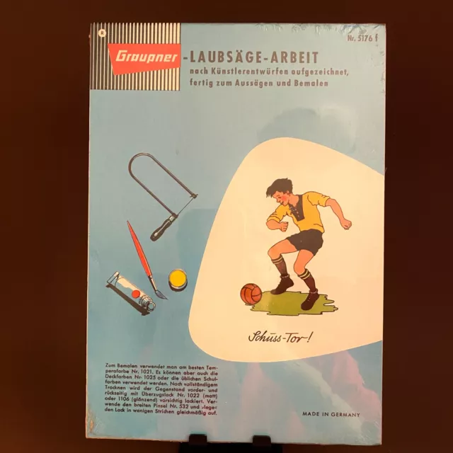 Mid-Century Fußball Deko Trikot Junge Laubsäge Arbeit Graupner OVP 25cm Alt 🎁