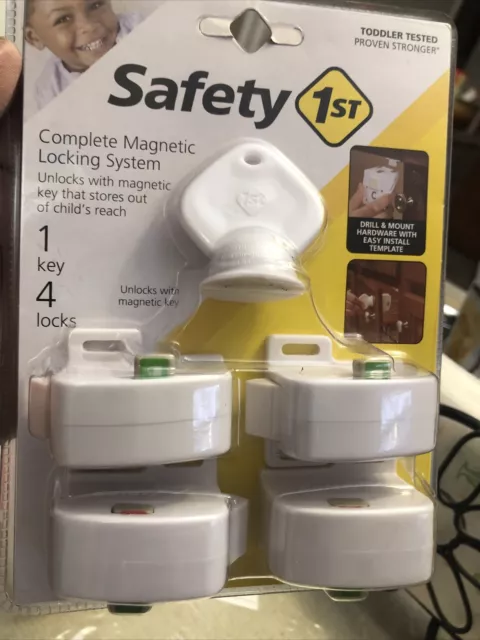 Safety 1st HS132 Complete 5 Piece Magnetic Locking System 4 Locks 1 Key