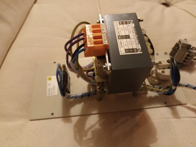 Trenntrafo aus einem Einbautisch 230v / 230v