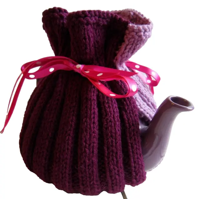 VINTAGE STYLE knitted TEA COSY. PLUM. 100% WOOL/ALPACA fit Tea Pot 1.5/2 pints