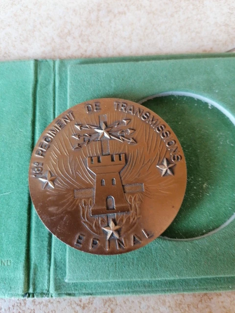 Ancienne Médaille En Bronze – 18e Régiment De Transmission – Épinal