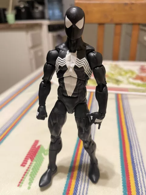 Spider-Man Marvel Legends Retro Series 6-inch Symbiote Black Suit Action Figure