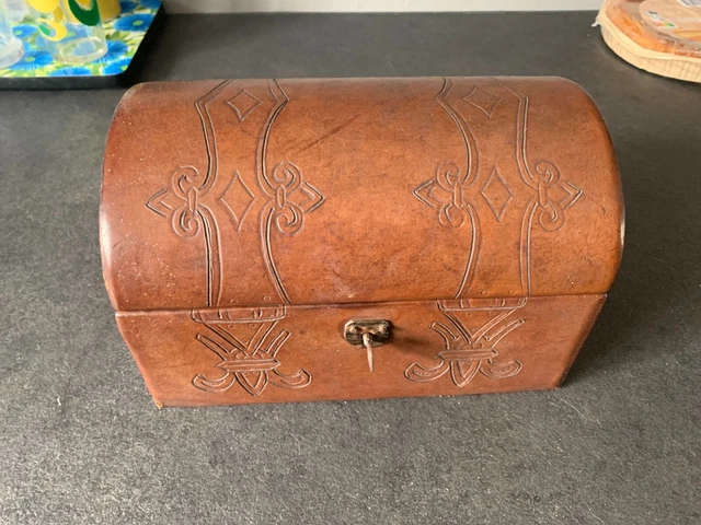 Boîte Ancienne En Cuir Véritable - Fabriquée En Italie, Pour Bijoux Ou Objets Précieux - Occasion