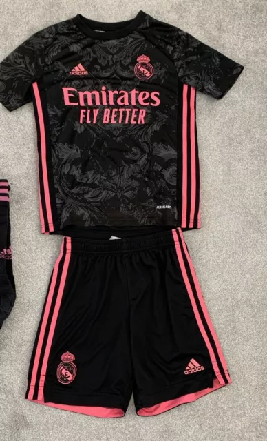 Kids Real Madrid Football Kit Size Small / Age 9-10