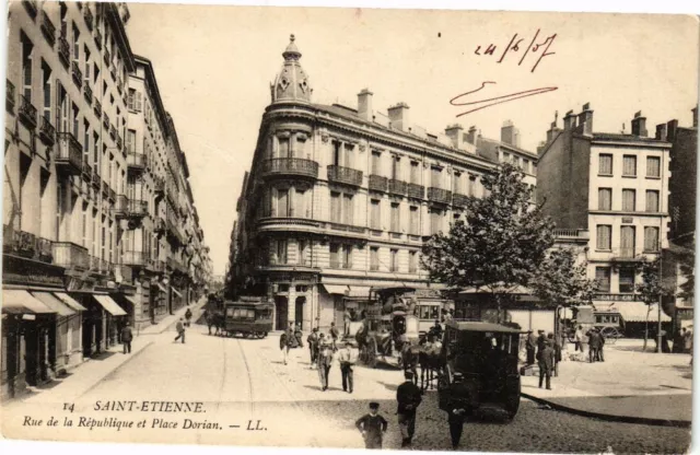 CPA St-ÉTIENNE-Rue de la République et Place Dorian (263203)