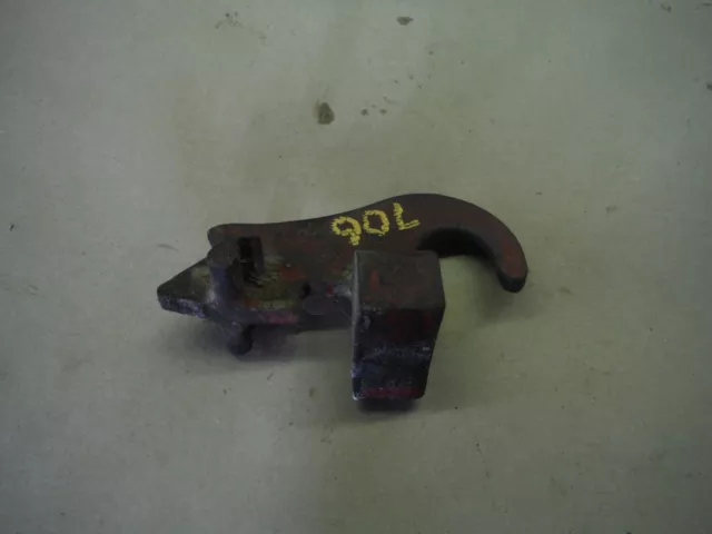 Ih Farmall    706, 806 Rear Hitch Latch Part #523116 R2    (1265)