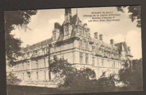 ECOUEN (95) CHATEAU en gros plan