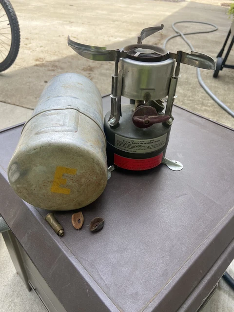 Vietnam Era Rogers-Akron Ohio 1965 U.S. Military M-1950 Camp Field Gas Stove