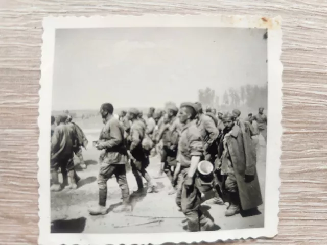 orig. Foto 2WK Wehrmacht Russland gefangene Soldaten