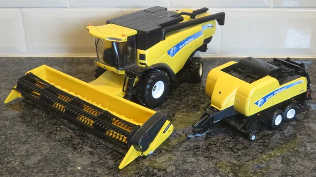 Britains New Holland Cx8090 Combine