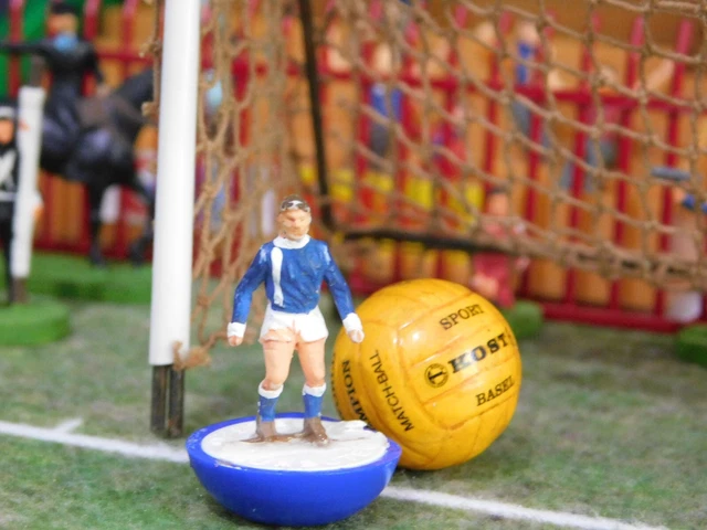 VINTAGE 1970s SUBBUTEO - CLASSIC HEAVYWEIGHT SPARE - MP - # 239 - HW -RARE