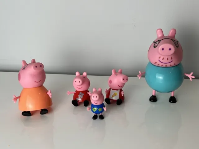 Peppa Pig Family Toy Figures - Daddy, Mummy, Peppa And George Pig