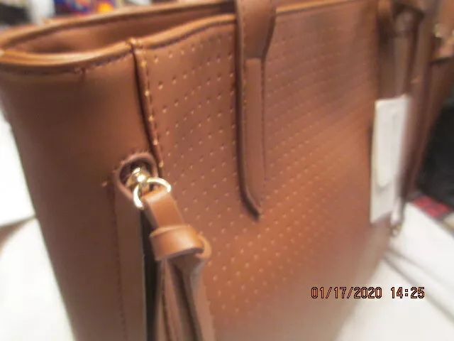 NEUF sac fourre-tout perforé collection paille studio neuf avec étiquettes marron faux cuir 2