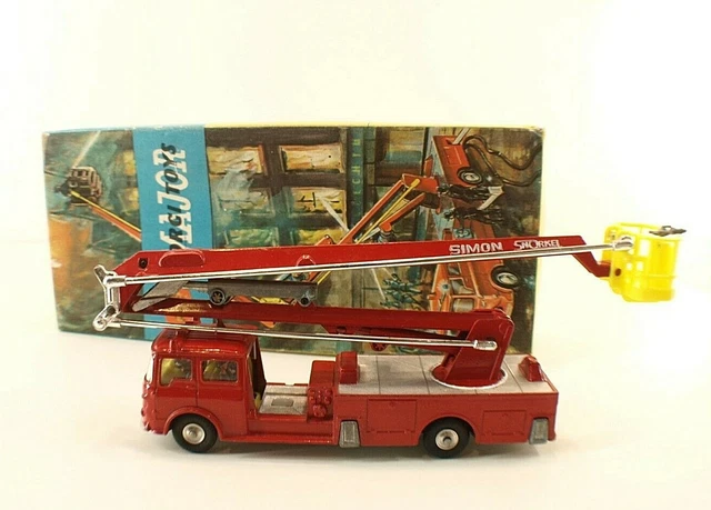 Vintage Corgi Major Toys 1127 Simon Snorkel Fire Engine avec boite camion moulé