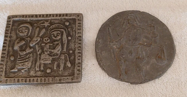 LOT 2 anciennes PLAQUES métal et plomb , XIXéme et Vintage carrée et ronde